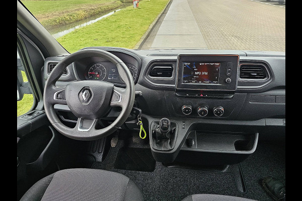 Renault Master T33 2.3 dCi 135 L2H2 airco navi, pdc, trekhaak