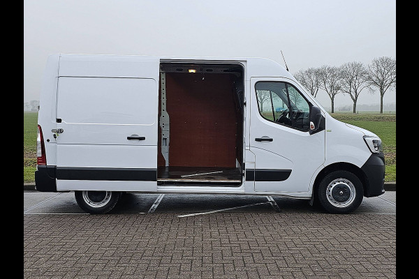 Renault Master T33 2.3 dCi 135 L2H2 airco navi, pdc, trekhaak