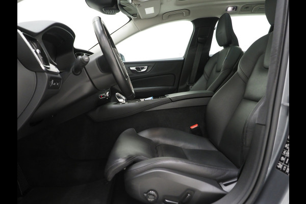 Volvo V60 2.0 T8 Twin Engine AWD Inscription | Panoramadak | Leder | Trekhaak | Camera | Keyless | Memory | Carplay
