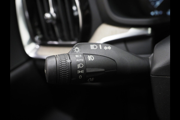 Volvo V60 2.0 T8 Twin Engine AWD Inscription | Panoramadak | Leder | Trekhaak | Camera | Keyless | Memory | Carplay