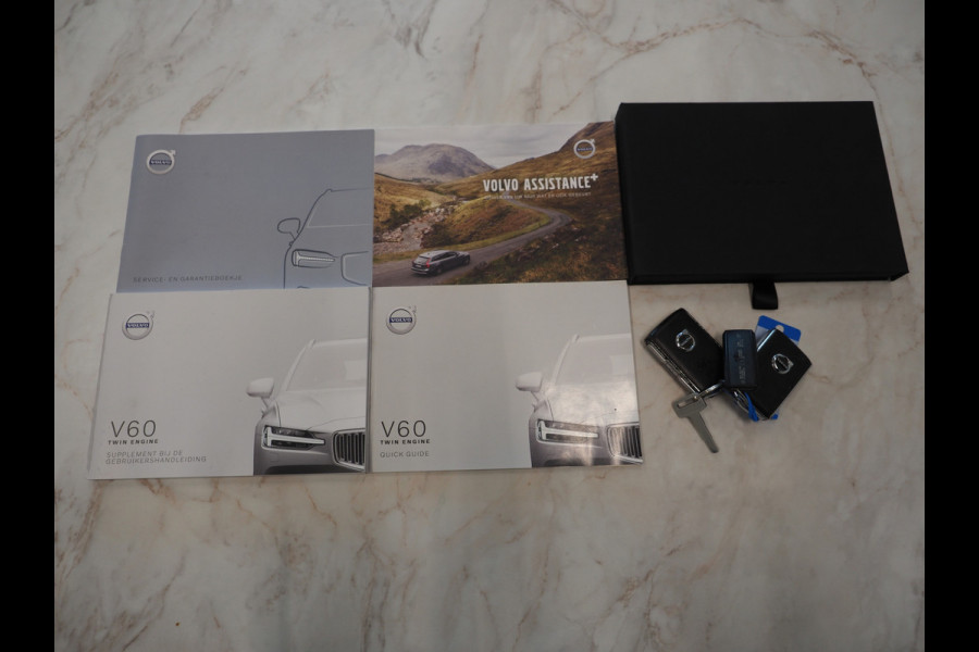 Volvo V60 2.0 T8 Twin Engine AWD Inscription | Panoramadak | Leder | Trekhaak | Camera | Keyless | Memory | Carplay