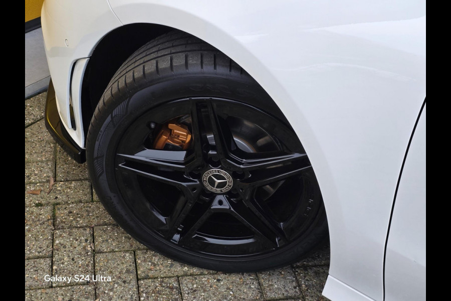 Mercedes-Benz CLA-Klasse 180 AMG 45 Look / Aut / TOPSTAAT / Navi / Ecc / Elek Pakket / Cruise Control / Led / Pdc / Allu Velgen