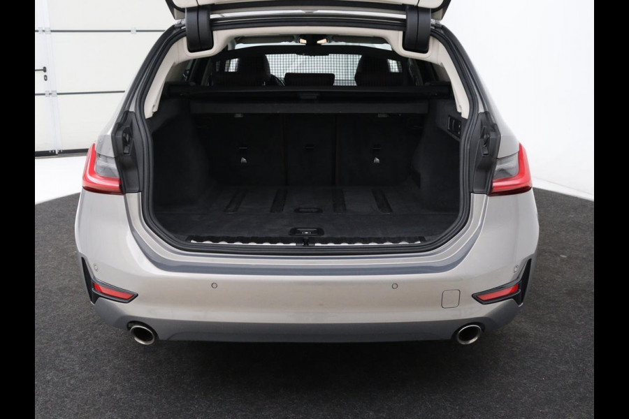 BMW 3-serie 330i High Executive Edition | 360 Camera | Leder | Harman/Kardon | Stoelverwarming | Camera | Carplay | Keyless | Live Cockpit | Navigatie | Full LED