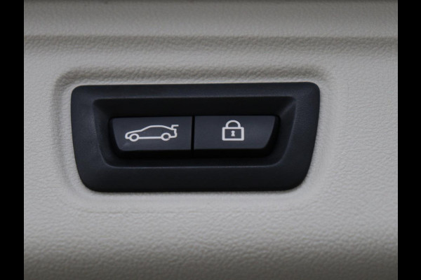 BMW 3-serie 330i High Executive Edition | 360 Camera | Leder | Harman/Kardon | Stoelverwarming | Camera | Carplay | Keyless | Live Cockpit | Navigatie | Full LED