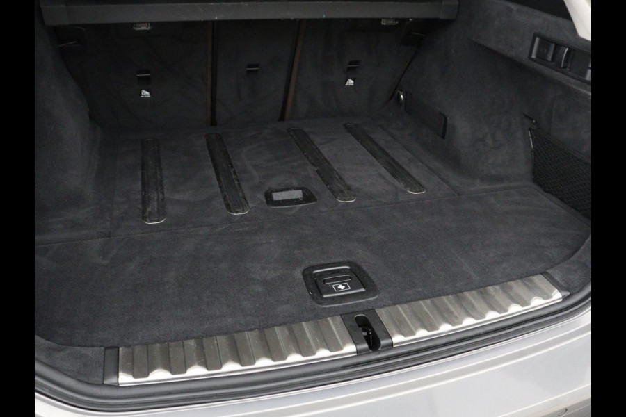 BMW 3-serie 330i High Executive Edition | 360 Camera | Leder | Harman/Kardon | Stoelverwarming | Camera | Carplay | Keyless | Live Cockpit | Navigatie | Full LED