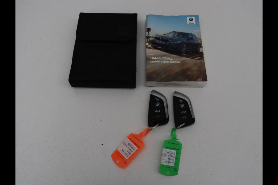 BMW 3-serie 330i High Executive Edition | 360 Camera | Leder | Harman/Kardon | Stoelverwarming | Camera | Carplay | Keyless | Live Cockpit | Navigatie | Full LED