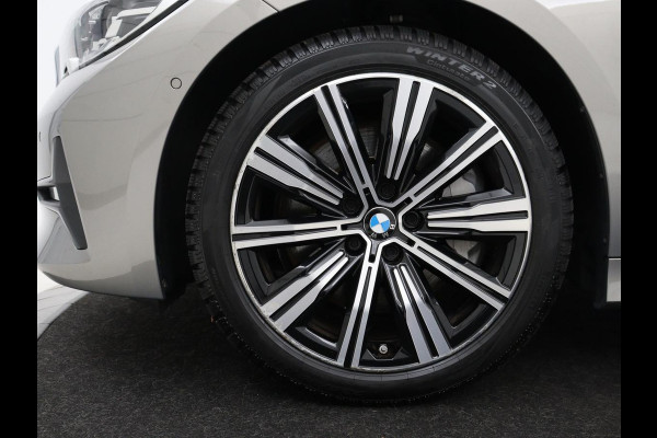 BMW 3-serie 330i High Executive Edition | 360 Camera | Leder | Harman/Kardon | Stoelverwarming | Camera | Carplay | Keyless | Live Cockpit | Navigatie | Full LED