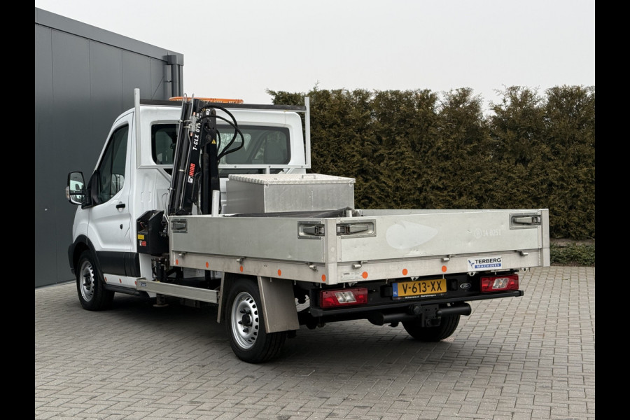 Ford Transit 2.0 TDCI EURO 6 / PICK UP / HIAB KRAAN T-CLX 013 / 2.7 TONS TREKHAAK / 34.988 KM! / 1e EIG. / 3-ZITS / AIRCO / ZEER NETJES