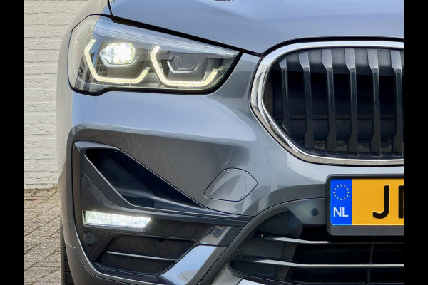BMW X1 SDrive18i High Executive Cruise Climate control Leer+memory Sfeerverlichting Navigatie Full LED Parkeersensoren