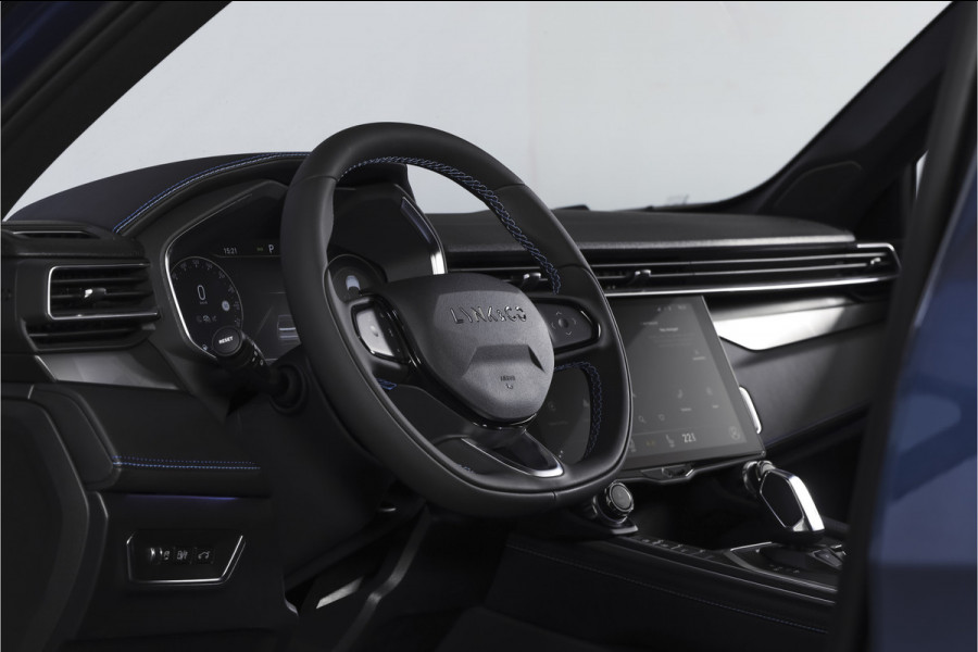 Lynk & Co 01 1.5 PHEV 261PK MY23 | Donkere hemel | 360 Camera | 7.4 kWh boordlader | S/K-panodak | Adapt. Cruise | Memory | Elek. klep | LM 20" | 0949