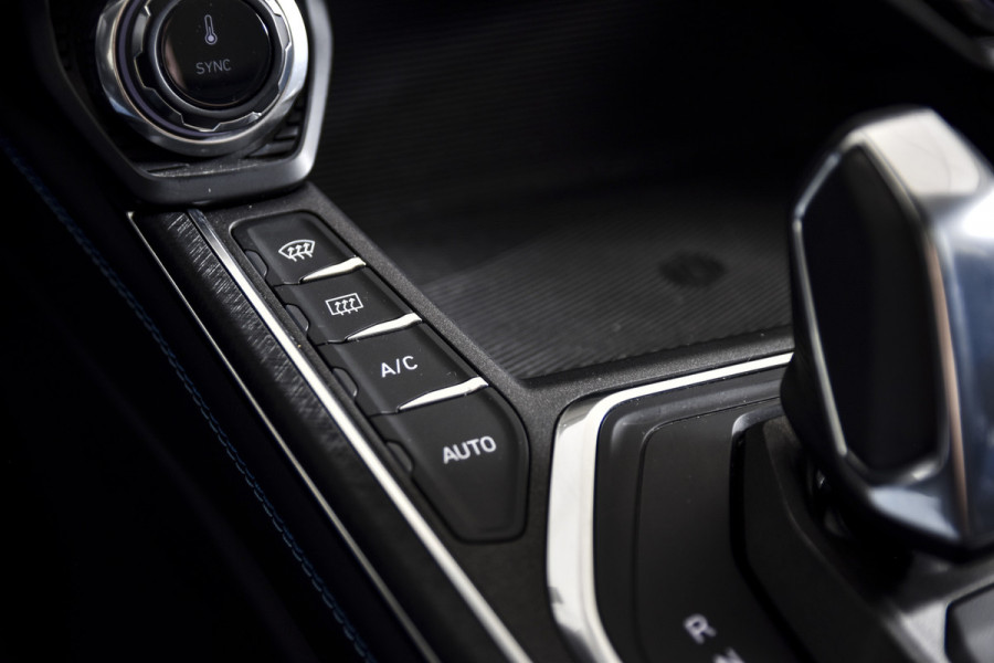 Lynk & Co 01 1.5 PHEV 261PK MY23 | Donkere hemel | 360 Camera | 7.4 kWh boordlader | S/K-panodak | Adapt. Cruise | Memory | Elek. klep | LM 20" | 0949