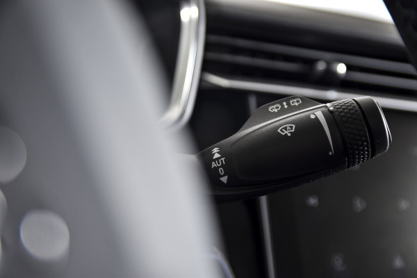 Lynk & Co 01 1.5 PHEV 261PK MY23 | Donkere hemel | 360 Camera | 7.4 kWh boordlader | S/K-panodak | Adapt. Cruise | Memory | Elek. klep | LM 20" | 0949