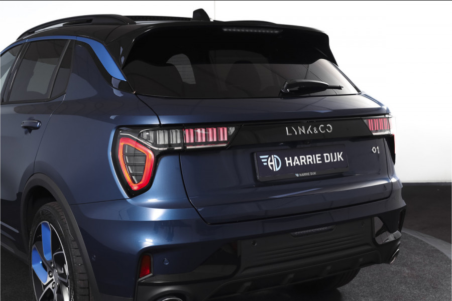 Lynk & Co 01 1.5 PHEV 261PK MY23 | Donkere hemel | 360 Camera | 7.4 kWh boordlader | S/K-panodak | Adapt. Cruise | Memory | Elek. klep | LM 20" | 0949