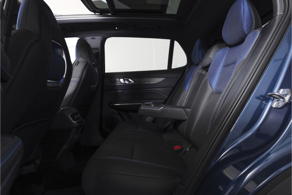 Lynk & Co 01 1.5 PHEV 261PK MY23 | Donkere hemel | 360 Camera | 7.4 kWh boordlader | S/K-panodak | Adapt. Cruise | Memory | Elek. klep | LM 20" | 0949