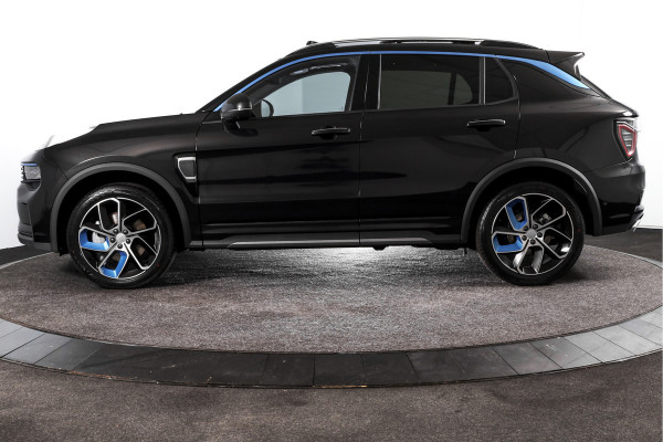 Lynk & Co 01 1.5 PHEV 261PK MY23 | Donkere hemel | 360 Camera | 7.4 kWh Boordlader | S/K-panodak | Adapt. Cruise | Memory | Elek. klep | LM 20" | 2617