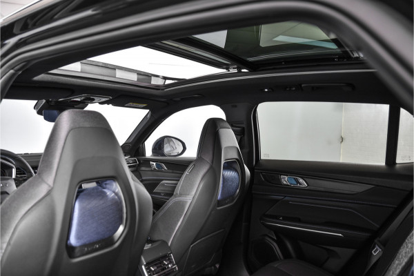 Lynk & Co 01 1.5 PHEV 261PK MY23 | Donkere hemel | 360 Camera | 7.4 kWh Boordlader | S/K-panodak | Adapt. Cruise | Memory | Elek. klep | LM 20" | 4590