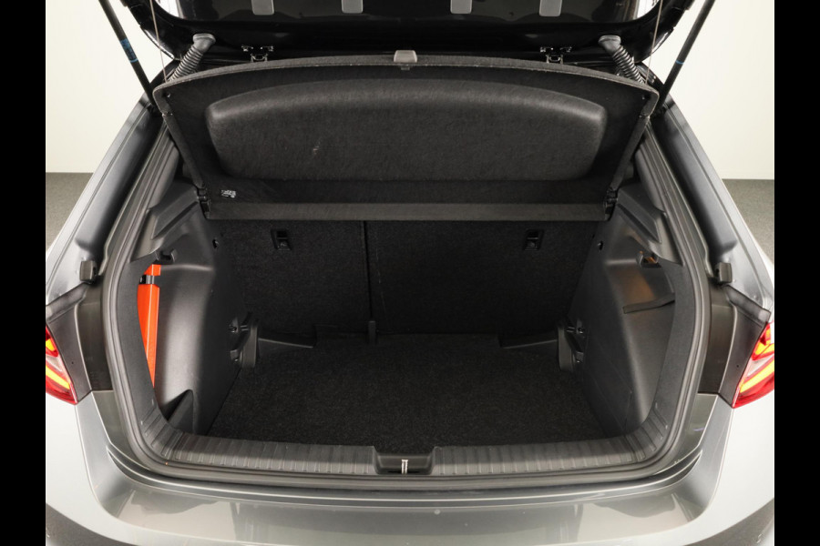 Škoda Fabia 1.0 TSI Monte Carlo 95 pk | Verlengde garantie | Navigatie via App | Parkeersensoren | Achteruitrijcamera | Stoelverwarming |