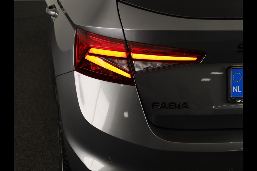 Škoda Fabia 1.0 TSI Monte Carlo 95 pk | Verlengde garantie | Navigatie via App | Parkeersensoren | Achteruitrijcamera | Stoelverwarming |