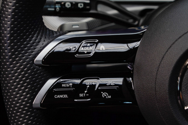 Mercedes-Benz C-Klasse Estate 180 AMG Line Panodak Leer 360° Memory Distronic+ Matrix Laser Navi LED Nightpack PTS Ambient Elekt. achterklep Elektr. trekhaak LM velgen BTW auto!