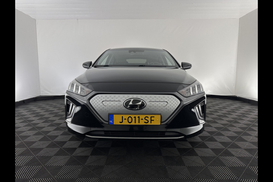 Hyundai IONIQ Comfort EV 38 kWh {SOH-100%} (INCL.BTW) *FULL-LED | ADAPTIVE-CRUISE | CAMERA | KEYLESS | DAB+ | NAVI-FULLMAP | HEATED-COMFORTSEATS | PRIVACY-GLASS | ECC | PDC | 16''ALU*