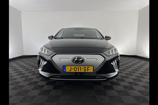Hyundai IONIQ Comfort EV 38 kWh {SOH-100%} (INCL.BTW) *FULL-LED | ADAPTIVE-CRUISE | CAMERA | KEYLESS | DAB+ | NAVI-FULLMAP | HEATED-COMFORTSEATS | PRIVACY-GLASS | ECC | PDC | 16''ALU*