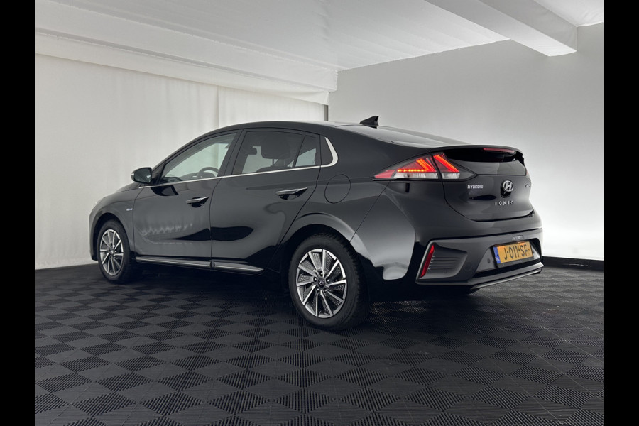Hyundai IONIQ Comfort EV 38 kWh {SOH-100%} (INCL.BTW) *FULL-LED | ADAPTIVE-CRUISE | CAMERA | KEYLESS | DAB+ | NAVI-FULLMAP | HEATED-COMFORTSEATS | PRIVACY-GLASS | ECC | PDC | 16''ALU*