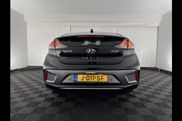 Hyundai IONIQ Comfort EV 38 kWh {SOH-100%} (INCL.BTW) *FULL-LED | ADAPTIVE-CRUISE | CAMERA | KEYLESS | DAB+ | NAVI-FULLMAP | HEATED-COMFORTSEATS | PRIVACY-GLASS | ECC | PDC | 16''ALU*