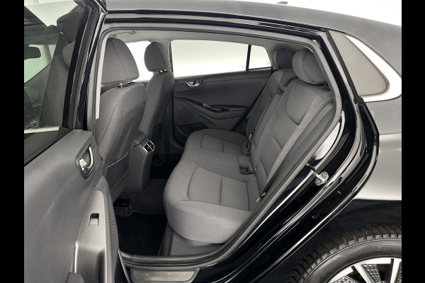 Hyundai IONIQ Comfort EV 38 kWh {SOH-100%} (INCL.BTW) *FULL-LED | ADAPTIVE-CRUISE | CAMERA | KEYLESS | DAB+ | NAVI-FULLMAP | HEATED-COMFORTSEATS | PRIVACY-GLASS | ECC | PDC | 16''ALU*