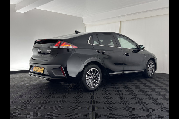 Hyundai IONIQ Comfort EV 38 kWh {SOH-100%} (INCL.BTW) *FULL-LED | ADAPTIVE-CRUISE | CAMERA | KEYLESS | DAB+ | NAVI-FULLMAP | HEATED-COMFORTSEATS | PRIVACY-GLASS | ECC | PDC | 16''ALU*