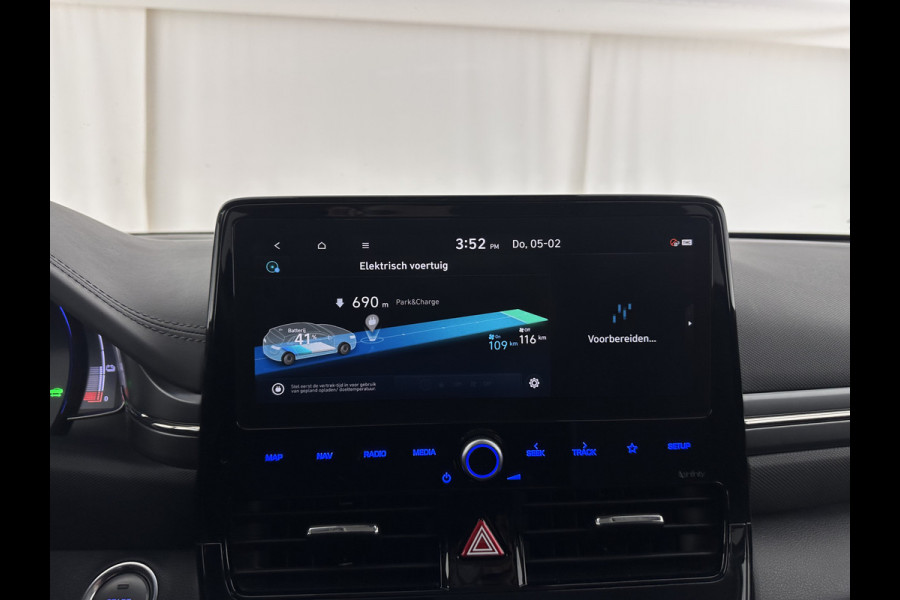 Hyundai IONIQ Comfort EV 38 kWh {SOH-100%} (INCL.BTW) *FULL-LED | ADAPTIVE-CRUISE | CAMERA | KEYLESS | DAB+ | NAVI-FULLMAP | HEATED-COMFORTSEATS | PRIVACY-GLASS | ECC | PDC | 16''ALU*
