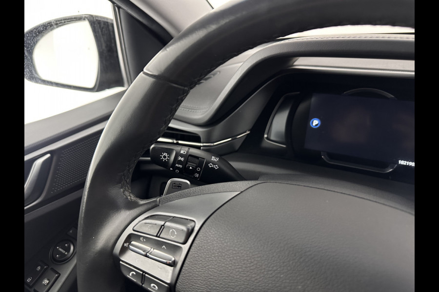 Hyundai IONIQ Comfort EV 38 kWh {SOH-100%} (INCL.BTW) *FULL-LED | ADAPTIVE-CRUISE | CAMERA | KEYLESS | DAB+ | NAVI-FULLMAP | HEATED-COMFORTSEATS | PRIVACY-GLASS | ECC | PDC | 16''ALU*