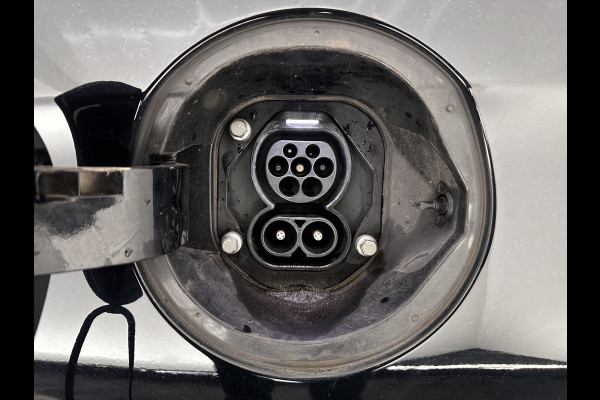 Hyundai IONIQ Comfort EV 38 kWh {SOH-100%} (INCL.BTW) *FULL-LED | ADAPTIVE-CRUISE | CAMERA | KEYLESS | DAB+ | NAVI-FULLMAP | HEATED-COMFORTSEATS | PRIVACY-GLASS | ECC | PDC | 16''ALU*