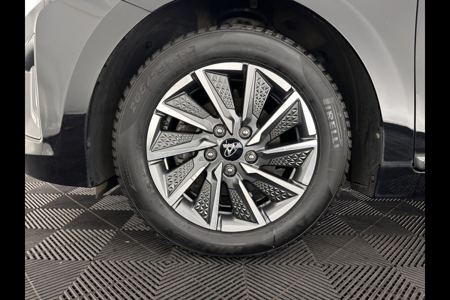 Hyundai IONIQ Comfort EV 38 kWh {SOH-100%} (INCL.BTW) *FULL-LED | ADAPTIVE-CRUISE | CAMERA | KEYLESS | DAB+ | NAVI-FULLMAP | HEATED-COMFORTSEATS | PRIVACY-GLASS | ECC | PDC | 16''ALU*