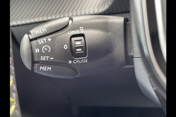 Peugeot 208 100pk GT-Line (Camera - Stoelverwarming - Automatische Airco - Parkeersensoren V+A - GT pakket)