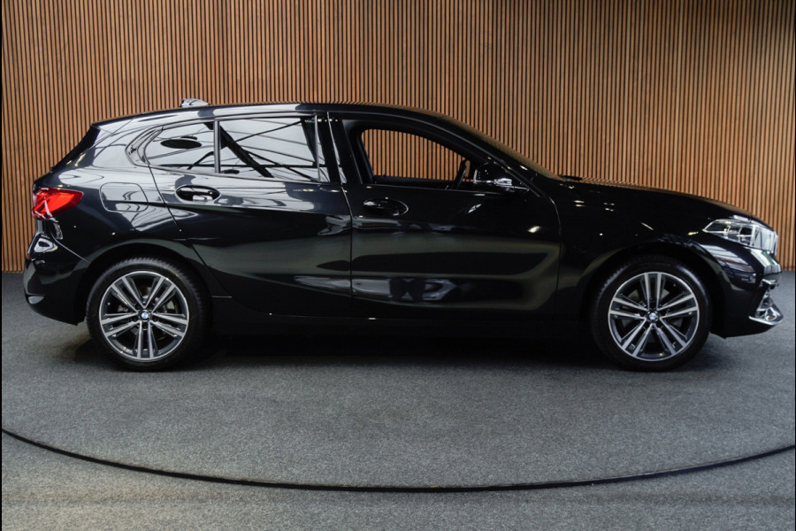 BMW 1-serie 118i Aut. Leer Navi ACC Elektr. bedienbare achterklep Camera Zwarte hemelbekl. Virtual Climate PDC LM velgen BTW auto