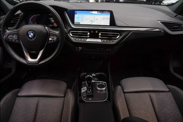 BMW 1-serie 118i Aut. Leer Navi ACC Elektr. bedienbare achterklep Camera Zwarte hemelbekl. Virtual Climate PDC LM velgen BTW auto