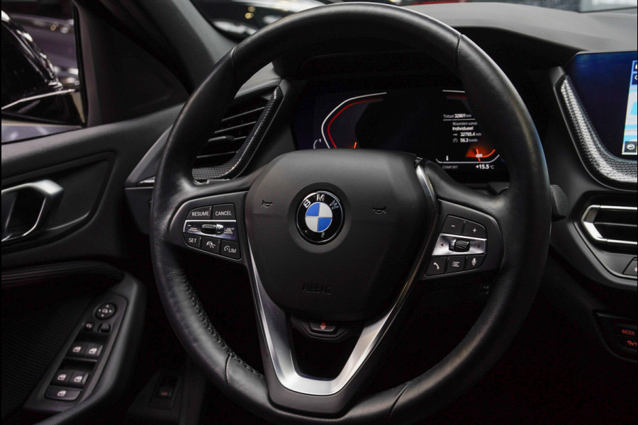 BMW 1-serie 118i Aut. Leer Navi ACC Elektr. bedienbare achterklep Camera Zwarte hemelbekl. Virtual Climate PDC LM velgen BTW auto