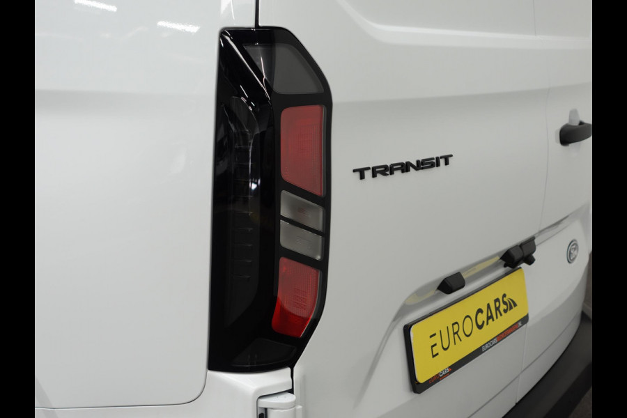 Ford Transit Custom 300 2.0 TDCI L2H1 Trend Nieuw Model BPM VRIJ! Ford Transit Custom 300 2.0 TDCI L2H1 Trend NM Automaat Airco Cruise Navi PDC Camera Carplay
