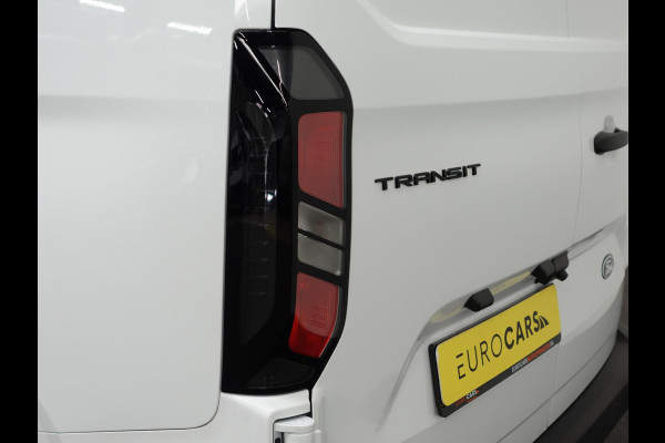 Ford Transit Custom 300 2.0 TDCI L2H1 Trend Nieuw Model BPM VRIJ! Ford Transit Custom 300 2.0 TDCI L2H1 Trend NM Automaat Airco Cruise Navi PDC Camera Carplay