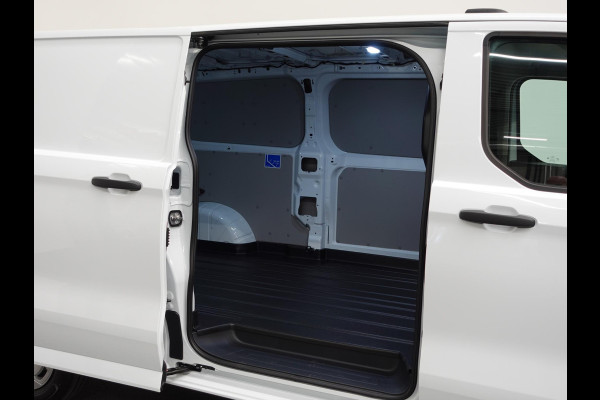 Ford Transit Custom 300 2.0 TDCI L2H1 Trend Nieuw Model BPM VRIJ! Ford Transit Custom 300 2.0 TDCI L2H1 Trend NM Automaat Airco Cruise Navi PDC Camera Carplay