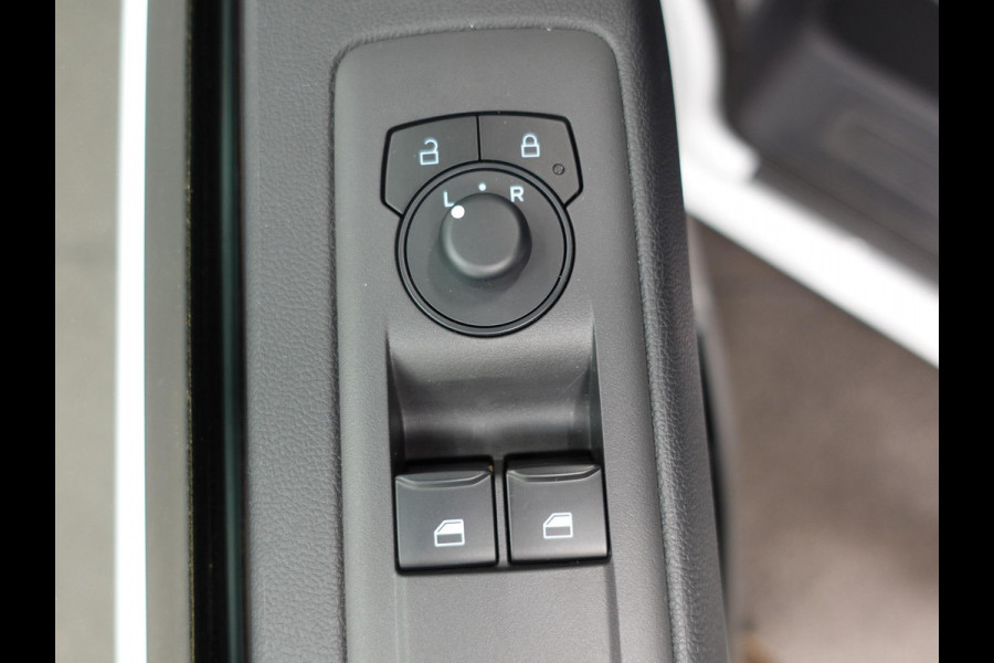 Ford Transit Custom 300 2.0 TDCI L2H1 Trend Nieuw Model Ford Transit Custom 300 2.0 TDCI L2H1 Trend NM Automaat Airco Cruise Navi PDC Camera Carplay