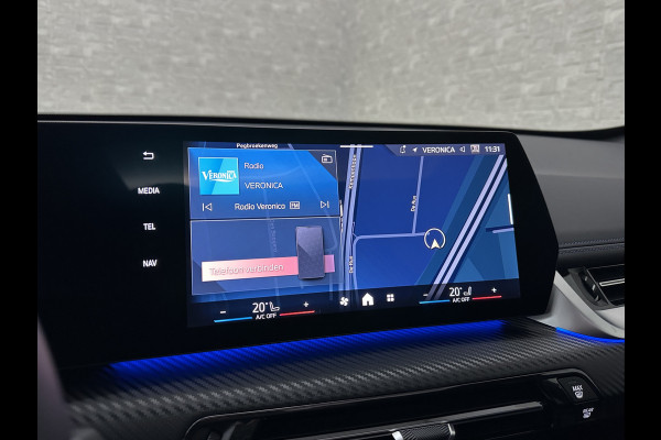 BMW X1 18i M-Sport Performance-Pack | Panorama | Sportstoelen | Carbon | Keyless-Entry | Sfeerverlichting | Achteruitrij-Camera | 5x op voorraad | Carplay | Full-LED | Black-Optic | Getint Glas | Stoelverwarming | Draadloos Laden |