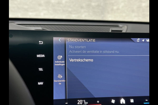 BMW X1 18i M-Sport Performance-Pack | Panorama | Sportstoelen | Carbon | Keyless-Entry | Sfeerverlichting | Achteruitrij-Camera | 5x op voorraad | Carplay | Full-LED | Black-Optic | Getint Glas | Stoelverwarming | Draadloos Laden |