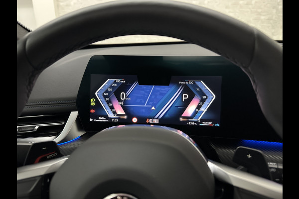BMW X1 18i M-Sport Performance-Pack | Panorama | Sportstoelen | Carbon | Keyless-Entry | Sfeerverlichting | Achteruitrij-Camera | 5x op voorraad | Carplay | Full-LED | Black-Optic | Getint Glas | Stoelverwarming | Draadloos Laden |