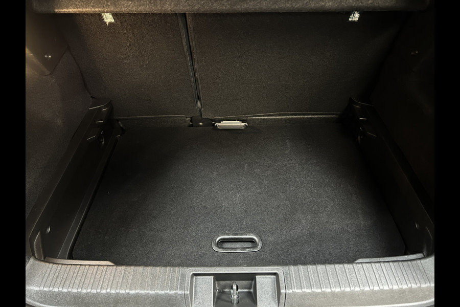 Renault Captur 1.3 TCe 155pk Edition One | Groot navi | PANO | ACC | 18" | Blindspot | Stoel&Stuur verwarming | Keurig nette goed onderhouden Captur.