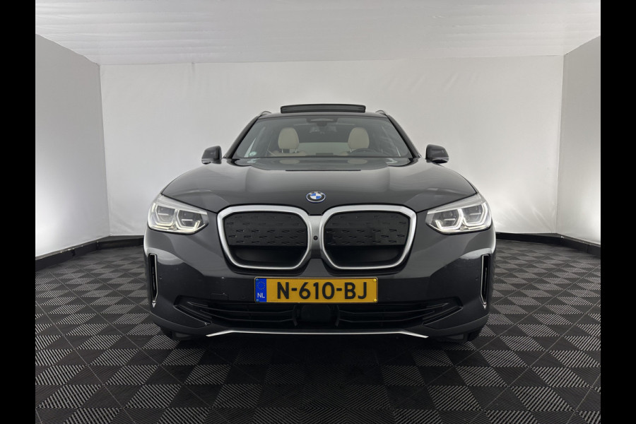 BMW iX3 High Executive 80 kWh [ 3-Fase ] {SOH-96%} (INCL-BTW) Aut. *PANO | HEAD-UP | LEATHER | HARMAN/KARDON | FULL-LED | BLINDSPOT | MEMORY-PACK | DIGI-COCKPIT | HEATED-SPORTSEATS | KEYLESS | TOPVIEW | DAB+ | NAVI-FULLMAP | 20''ALU*