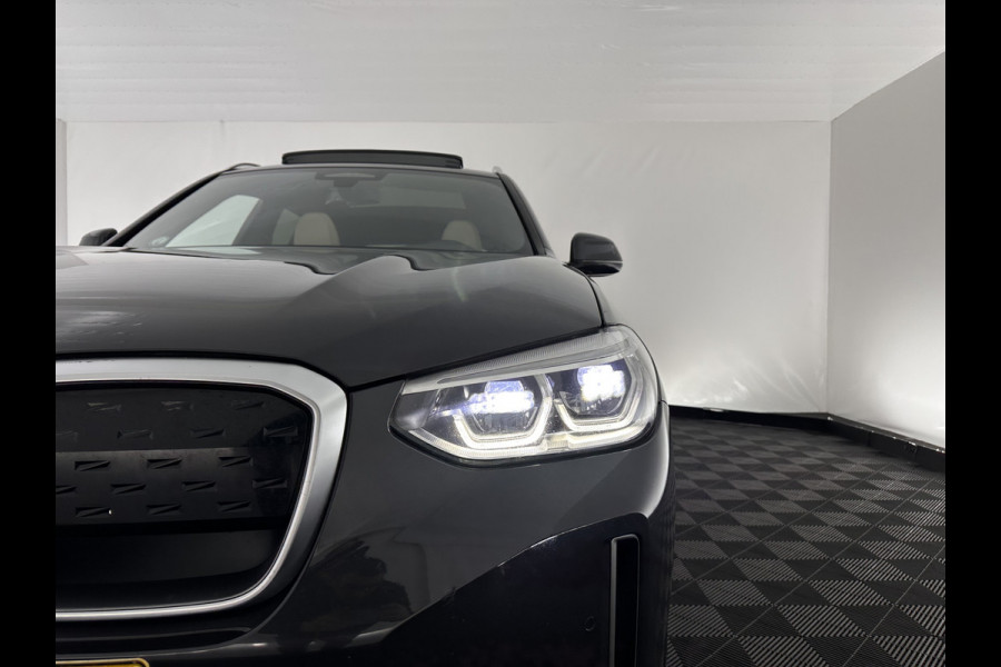 BMW iX3 High Executive 80 kWh [ 3-Fase ] {SOH-96%} (INCL-BTW) Aut. *PANO | HEAD-UP | LEATHER | HARMAN/KARDON | FULL-LED | BLINDSPOT | MEMORY-PACK | DIGI-COCKPIT | HEATED-SPORTSEATS | KEYLESS | TOPVIEW | DAB+ | NAVI-FULLMAP | 20''ALU*