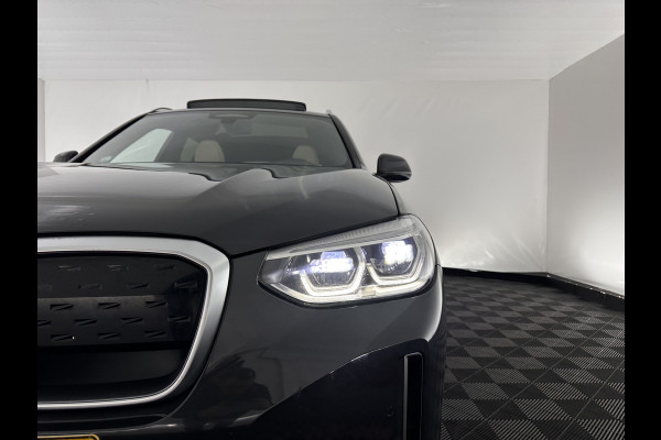 BMW iX3 High Executive 80 kWh [ 3-Fase ] {SOH-96%} (INCL-BTW) Aut. *PANO | HEAD-UP | LEATHER | HARMAN/KARDON | FULL-LED | BLINDSPOT | MEMORY-PACK | DIGI-COCKPIT | HEATED-SPORTSEATS | KEYLESS | TOPVIEW | DAB+ | NAVI-FULLMAP | 20''ALU*