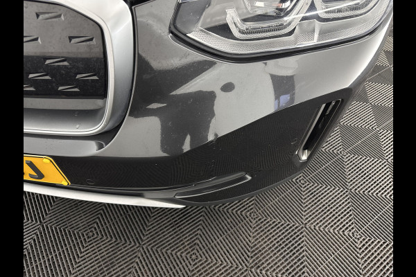 BMW iX3 High Executive 80 kWh [ 3-Fase ] {SOH-96%} (INCL-BTW) Aut. *PANO | HEAD-UP | LEATHER | HARMAN/KARDON | FULL-LED | BLINDSPOT | MEMORY-PACK | DIGI-COCKPIT | HEATED-SPORTSEATS | KEYLESS | TOPVIEW | DAB+ | NAVI-FULLMAP | 20''ALU*