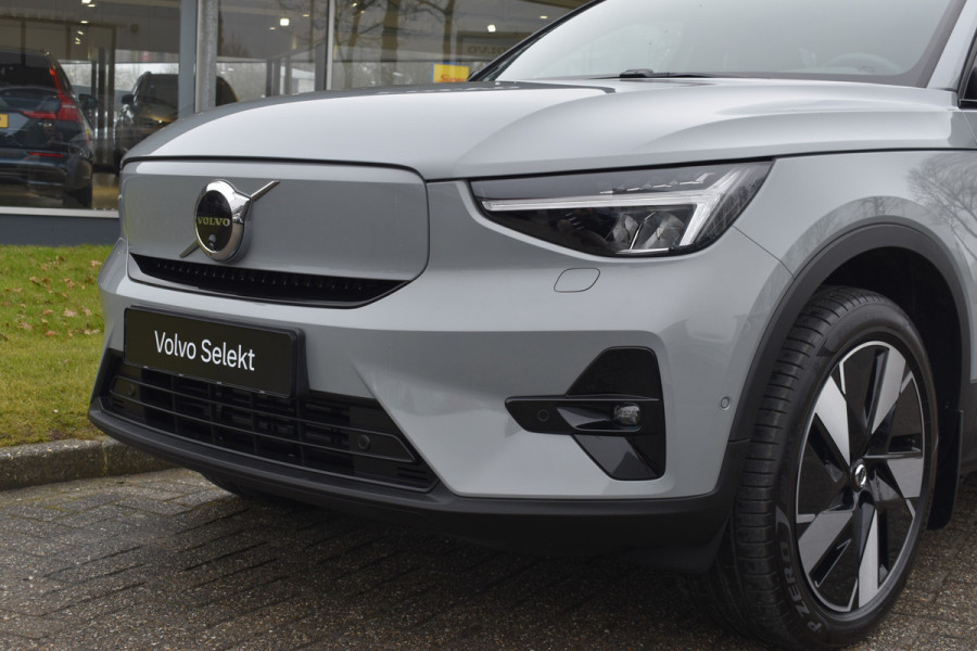 Volvo EX40 Extended Range 252PK Plus 82 kWh | Trekhaak | Elektr. Stoel | Camera | Stuurverwarming | ACC